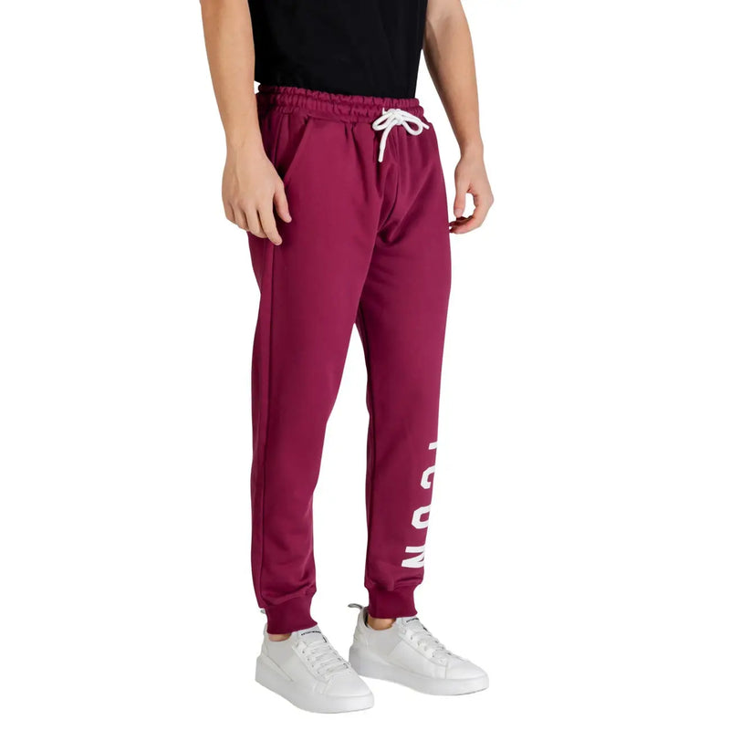 Icon Herren-Jogginghose aus bordeauxroter Baumwolle mit weißem Kordelzug und vertikalem Schriftzug für den Winter