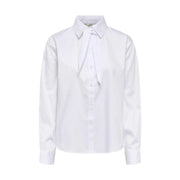 Weiße, lange, klassische Baumwollbluse von Jacqueline de Yong für Damen mit markantem Bindeband vorne und Knopfleiste.