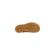 Rückseite der braunen, synthetischen Uneek-Spring-Sandalen von Keen für Damen, die eine hellbraune Gummisohle mit strukturiertem Gittermuster und Logo zeigt.