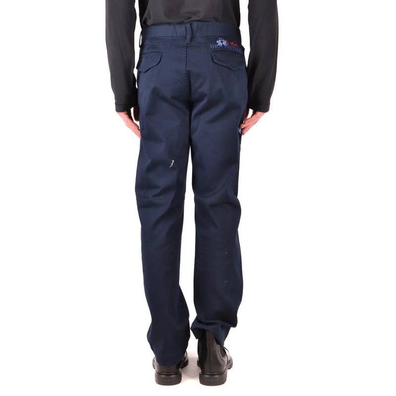 Rückansicht der blauen Herren-Baumwollhose von La Martina mit dunkelblauem Stoff und dezentem, gesticktem Logo am Bund
