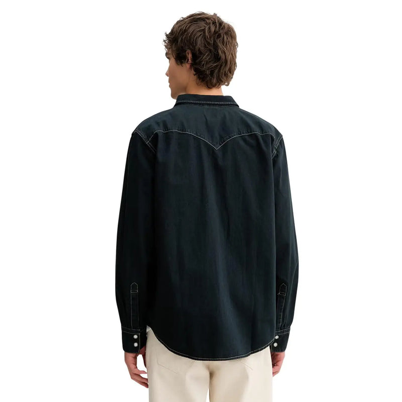 Schwarzes Levi's Herren-Jeanshemd aus Baumwolle mit kontrastierenden weißen Nähten und geknöpften Manschetten, langärmelig, klassisches Design