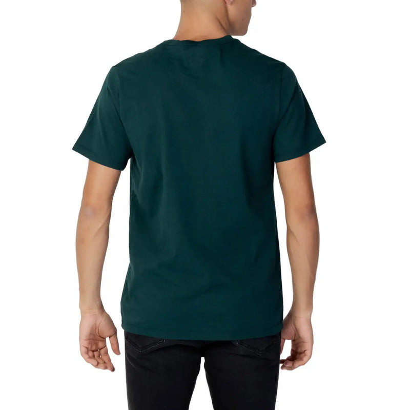 Grünes Levi's Herren-T-Shirt aus Baumwolle mit dunkelgrünen kurzen Ärmeln und Rundhalsausschnitt.
