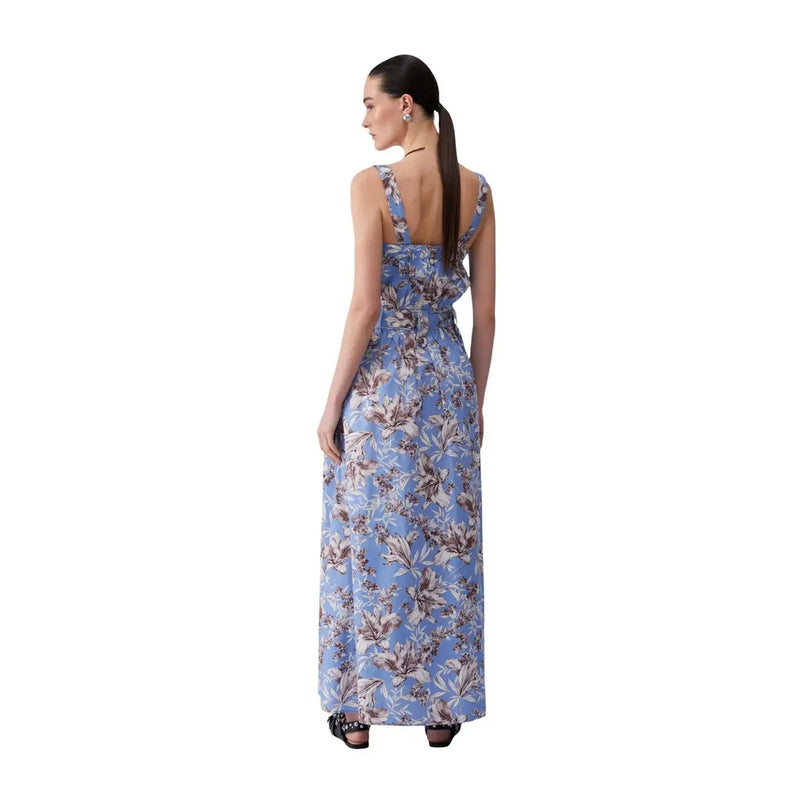 Ein fließendes Hellblau Liu Jo Damen-Maxikleid aus Baumwolle mit Blumenmuster, dünnen Trägern und offenem Rücken, von hinten gesehen.