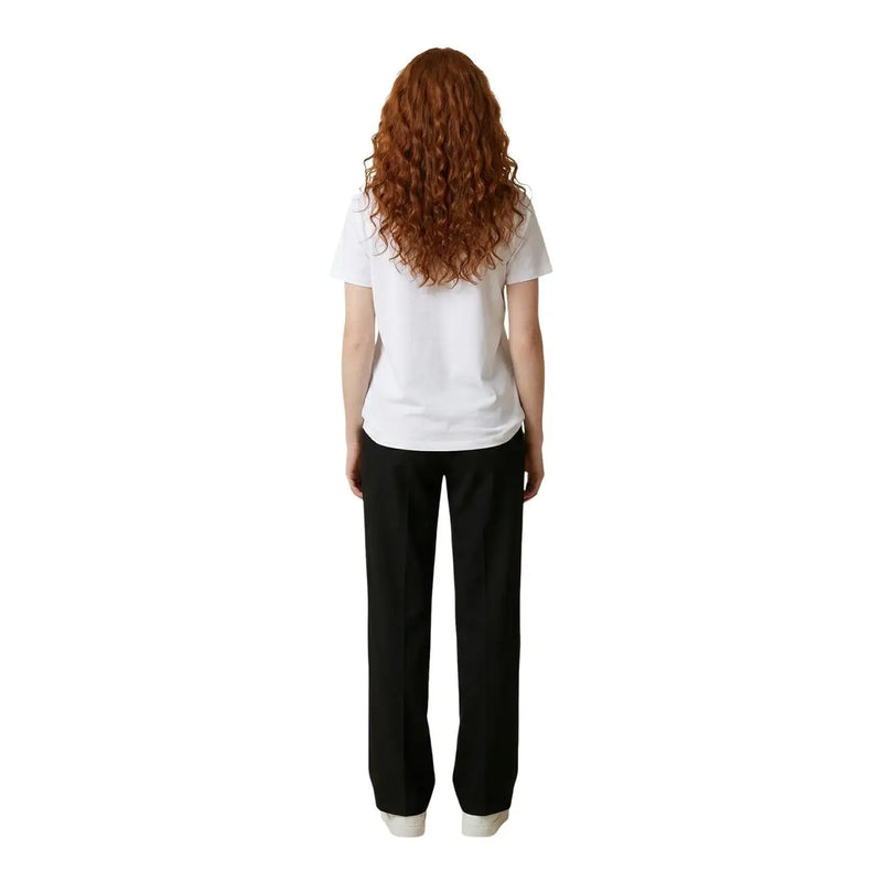 Schwarze, gerade geschnittene Baumwollhose kombiniert mit einem weißen, kurzen Baumwoll-T-Shirt von Liu Jo für Damen mit Rundhalsausschnitt (WA6489, Vorderansicht).
