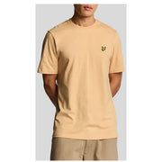Lyle & Scott Beigefarbenes Herren-Kurzarmshirt mit Rundhalsausschnitt t-shirt mit gesticktem gelbem Vogellogo auf der linken Brust