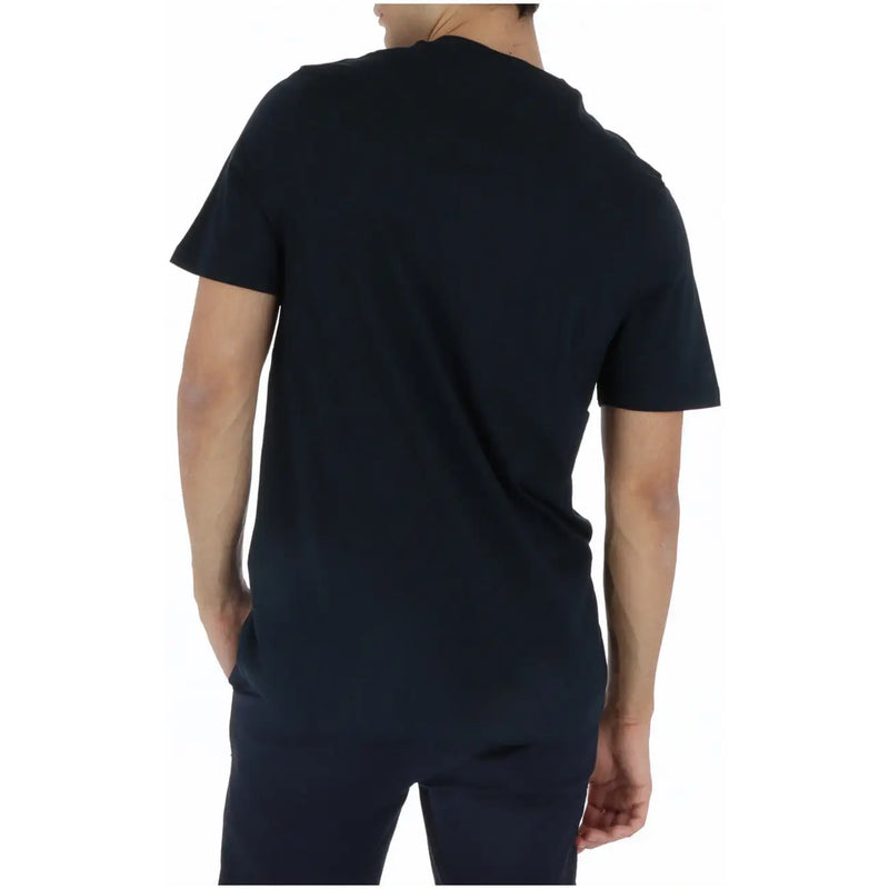 Schwarzes Kurzarmshirt mit Rundhalsausschnitt t-shirt Herrenmodell von Lyle and Scott mit komfortablem Baumwollmischgewebe