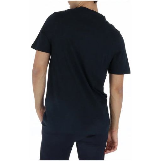 Schwarzes Kurzarmshirt mit Rundhalsausschnitt t-shirt Herrenmodell von Lyle and Scott mit komfortablem Baumwollmischgewebe