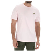 Lyle & Scott Herren-Kurzarmshirt mit Rundhalsausschnitt in Hellrosa t-shirt mit einem kleinen gelben Vogellogo auf der linken Brust