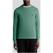 Grünes Lyle & Scott Sweatshirt mit Rundhalsausschnitt und kleinem Logo auf der Brust.