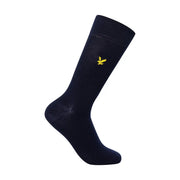 Marineblaue Herren-Baumwollsocken von Lyle & Scott mit kleinem, gelbem, gesticktem Adlerlogo an der Seite