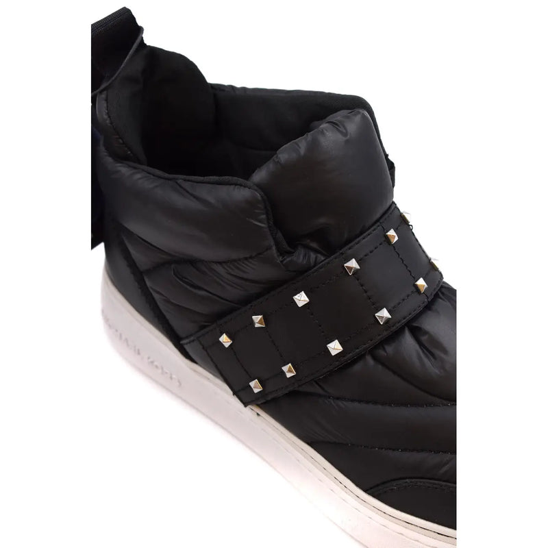 Michael Kors Damen schwarze gesteppte Nylon High-top Sneaker mit Lederbesatz, silbernen Pyramidennieten und weißer Gummisohle