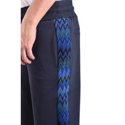 Missoni Herren-Viskosehose in Dunkelblau mit leuchtend blauen und grünen Zickzackstreifen an der Seite, normale Passform