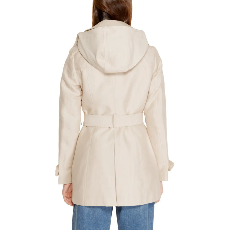 Morgan de toi Beigefarbener langer Blazer, der als Trenchcoat mit Kapuze, passendem Gürtel und dezenten Nahtdetails gestaltet ist
