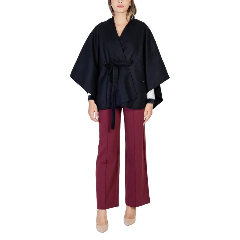 Morgan de toi Schwarzer Damenblazer aus Polyester mit tailliertem Cape-Design, weiten Ärmeln und weißen Manschetten