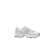 Silber new balance Damen-Laufschuh mit elegantem, modernem Design und weißen Akzenten aus Synthetikmaterial zum Hineinschlüpfen.