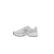 New balance Beige Damen-Sneaker aus Synthetik mit silbernem 560-Sneaker-Design, Mesh- und Synthetik-Overlays.