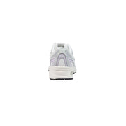 New Balance Beige Damen-Sneaker aus Synthetik mit Slip-On-Funktion und elegantem, weiß-hellgrauem Asics-Laufschuhdesign