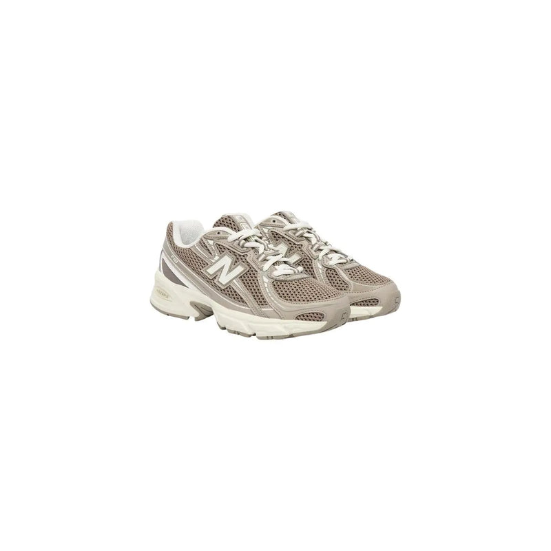 New balance Damen-Sneaker in Grau und Beige (Modell 530) mit Obermaterial aus Mesh und Wildleder, weißen Schnürsenkeln und klobiger Sohle