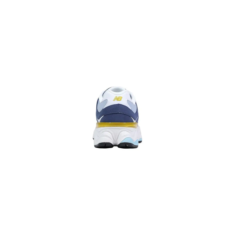 New balance Lila Damen-Sneaker aus Wildleder im 990v3-Design mit weißen, marineblauen und gelben Akzenten und klobiger Zwischensohle