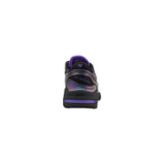Rückansicht von new balance Lila Damen-Sneaker aus Synthetikmaterial mit schwarzen Akzenten und schimmerndem, irisierendem Fersenbereich