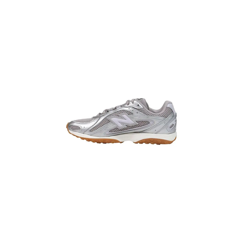 New Balance Damen-Sneaker in Silber, aus Synthetik, mit Obermaterial aus Mesh und Synthetik, weißer Zwischensohle und Gummisohle