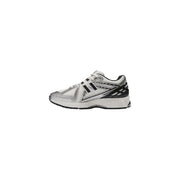 New balance Damen-Skate-Sneaker aus silberfarbenem Textil in Weiß und Schwarz mit Mesh-Obermaterial und synthetischen Overlays
