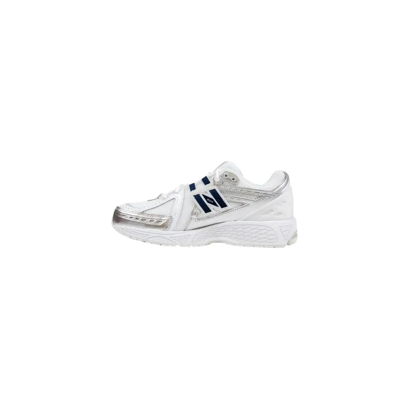 New Balance Damen-Sneaker, weiß, aus Synthetik, Schnürschuh mit silbernen Akzenten und marineblauem Logo