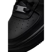 Nike Schwarze Air Force 1 Sneaker für Damen aus Leder mit elegantem Obermaterial aus Leder, perforierter Zehenkappe und silberfarbenem AF-Logo.