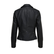 Schwarze Bikerjacke aus Kunstleder von Only Damenmodell mit elegantem, figurbetontem Design und dezenten Ziernähten