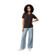 Braunes, kurzärmeliges Baumwoll-T-Shirt mit Rundhalsausschnitt für Damen mit kleinem, rotem, gesticktem Logo auf der Brust