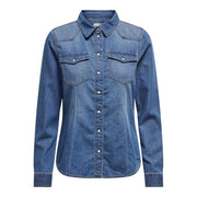 Langes, blaues Jeanshemd aus Baumwolle für Damen mit zwei Brusttaschen und silbernen Knöpfen, Artikelnummer 15315185