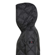 Schwarze, gesteppte Damen-Daunenjacke von Peuterey mit Kapuze, Rautensteppung und Markenlogo am Ärmel.