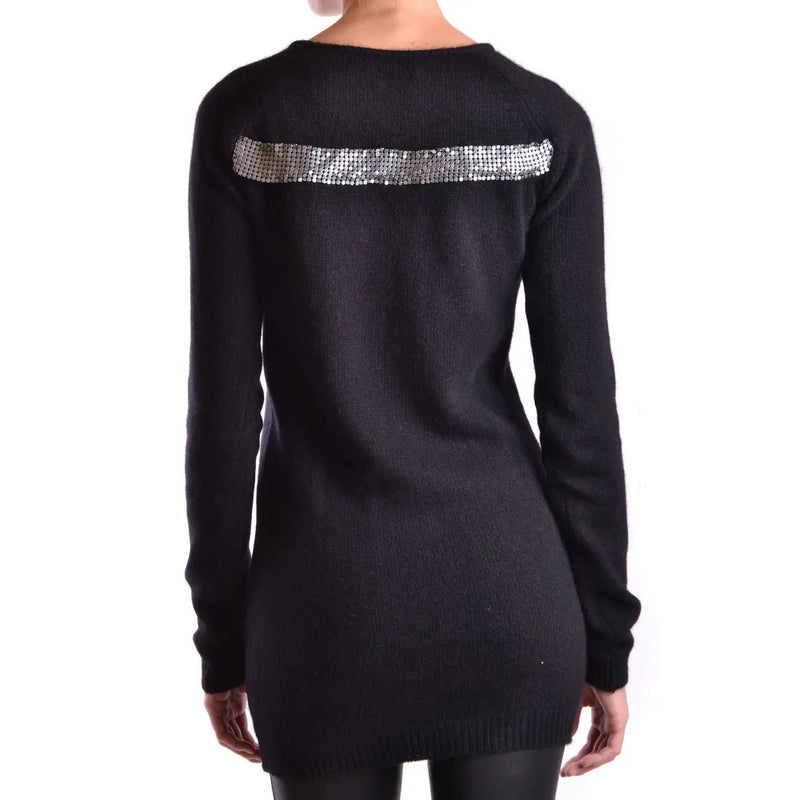 Rückseite eines schwarzen Pierre Balmain Damen-Strickpullovers aus Angora-Mischgewebe mit silbernem Paillettenband auf der Rückseite.