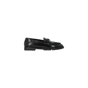 Pinko Schwarze, klassische Damen-Slipper aus Leder, bestehend aus einem schwarzen Lackleder-Loafer mit metallischem Logo vorne