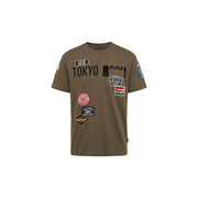 Grünes Baumwoll-T-Shirt von Replay für Herren mit lockerer Passform, auffälligem Tokyo Room-Motiv und farbenfrohen, gestickten Aufnähern.