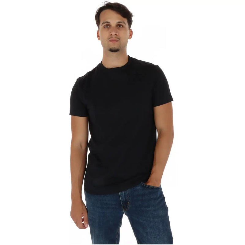 Timberland Schwarzes Herren-T-Shirt aus Baumwolle mit kurzen Ärmeln und Rundhalsausschnitt, Vorderansicht, das lässiges und bequemes Design präsentiert