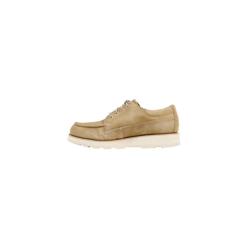 Timberland men lace up shoe in beige tan suede with white rubber sole ideal for spring summer wear