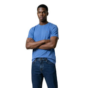 Blauer Tommy Hilfiger t-shirt mit kleinem Logo auf der linken Brust, aus Bio-Baumwolle, für Herren aus der Tommy Hilfiger Jeans-Kollektion