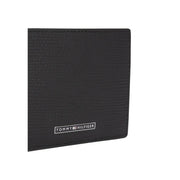 Tommy Hilfiger Schwarze Herren-Business-Geldbörse aus Leder mit strukturierter Oberfläche und dezentem, geprägtem Logo am Boden