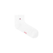 Weiße Knöchelsocke mit Tommy Hilfiger Logo am Bündchen und rosa Stickerei im Zehenbereich, dazu passende Boxershorts aus Baumwollmischgewebe.