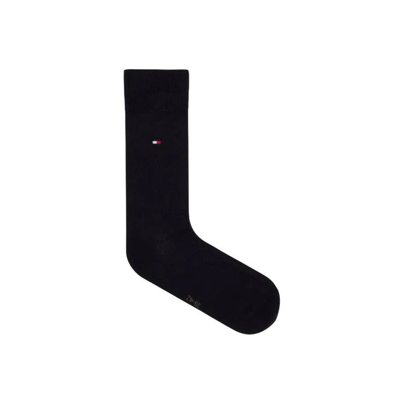 Schwarze Tommy Hilfiger Herrensocken aus Baumwolle mit kleinem rot-weiß-blauem Flaggenlogo für Freizeit und formelle Anlässe
