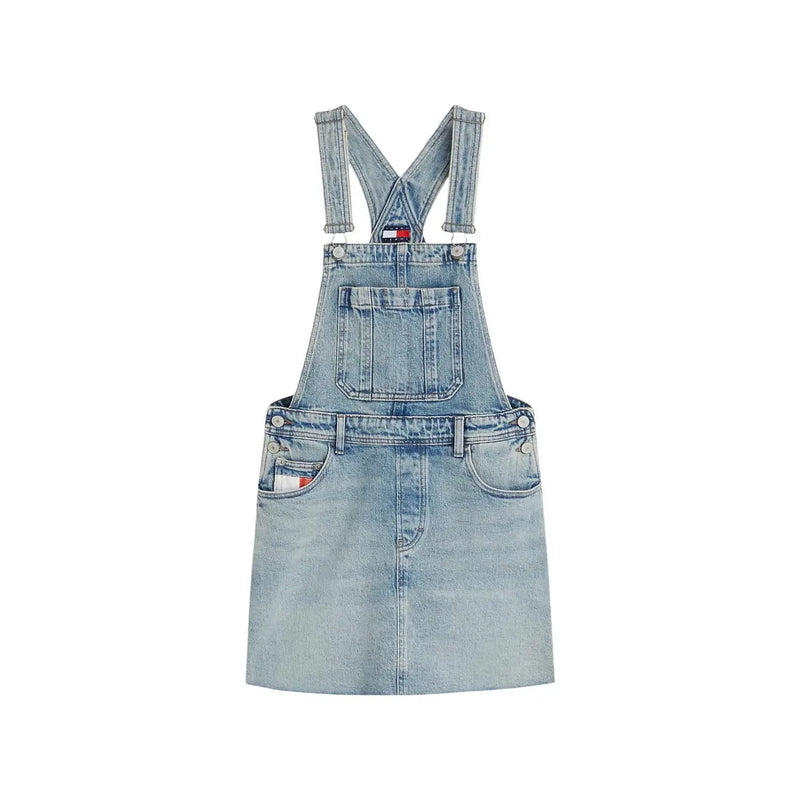 Latzrock aus hell gewaschenem Bio-Baumwoll-Denim mit klassischem Design Tommy Hilfiger Logo-Patch auf Brust- und Gesäßtaschen