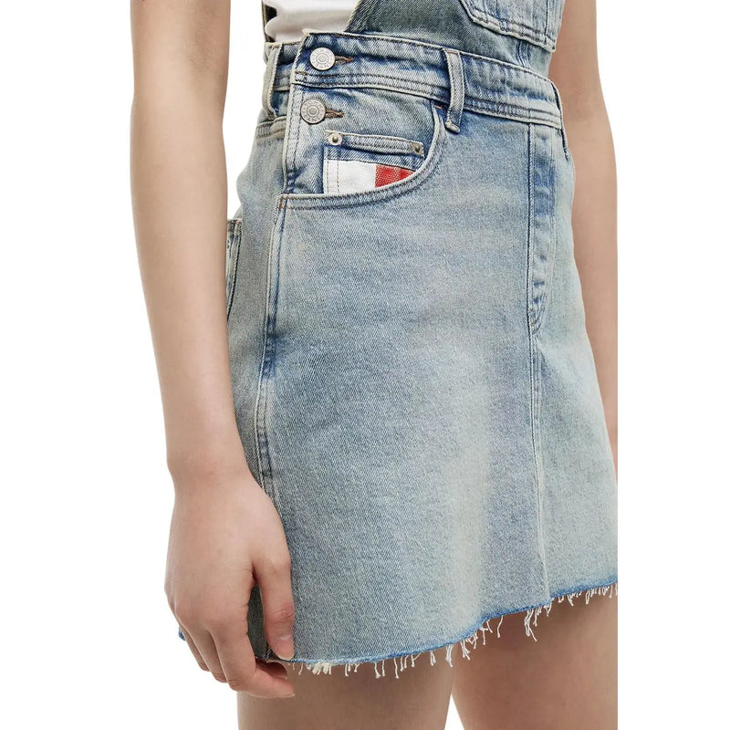 Hellblauer Jeansminirock mit ausgefranstem Saum und Tommy Hilfiger Logo-Patch aus Bio-Baumwolle