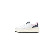 Tommy Hilfiger weiße Damen-Sneaker, niedrigtop mit Wildlederschnürsenkeln, marineblauen und rosafarbenen Akzenten und einer klobigen, cremefarbenen Sohle