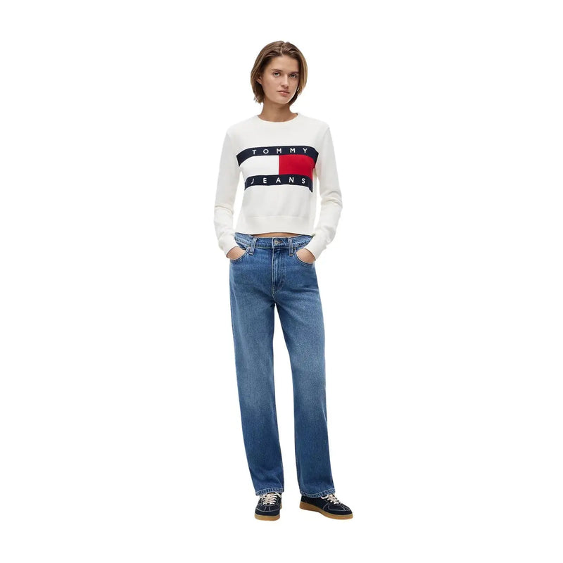 Weißes, langärmeliges Tommy Hilfiger Damen-Sweatshirt aus Bio-Baumwolle mit auffälligem rot-weiß-blauem Logo auf der Brust
