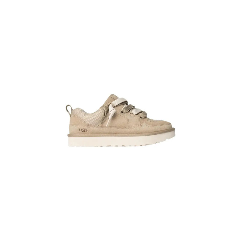 Beigefarbene Ugg-Sneaker aus Wildleder für Damen mit seitlichem Mesh-Einsatz und Klettverschlüssen für bequemen Freizeitlook