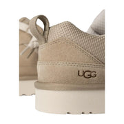 Beige UGG Damen-Sneaker aus Wildleder mit Schnürung, Obermaterial aus Wildleder und Mesh, Zuglasche und geprägtem Logo an der Ferse