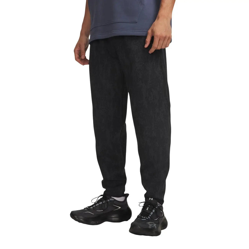 Under Armour Herren-Fleece-Jogginghose aus schwarzem Baumwollmischgewebe mit weichem, strukturiertem Stoff und dezenten Seitennähten
