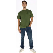 Olivgrünes Vans Herren-T-Shirt aus Baumwolle mit kurzen Ärmeln, Rundhalsausschnitt und kleinem weißen Logo auf der linken Brust