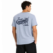 Vans Herren-T-Shirt aus Baumwolle, hellblau, Rundhalsausschnitt, kurze Ärmel, mit marineblauem Drachenmotiv und dem Schriftzug „aballero“.